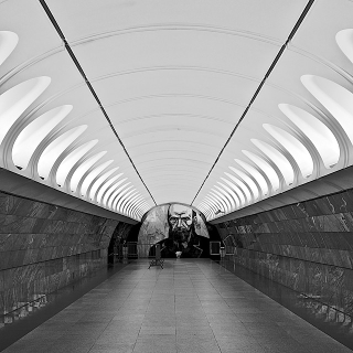 Illustration for article titled Russian Underground Stations Look Even More Stunning In Black and White